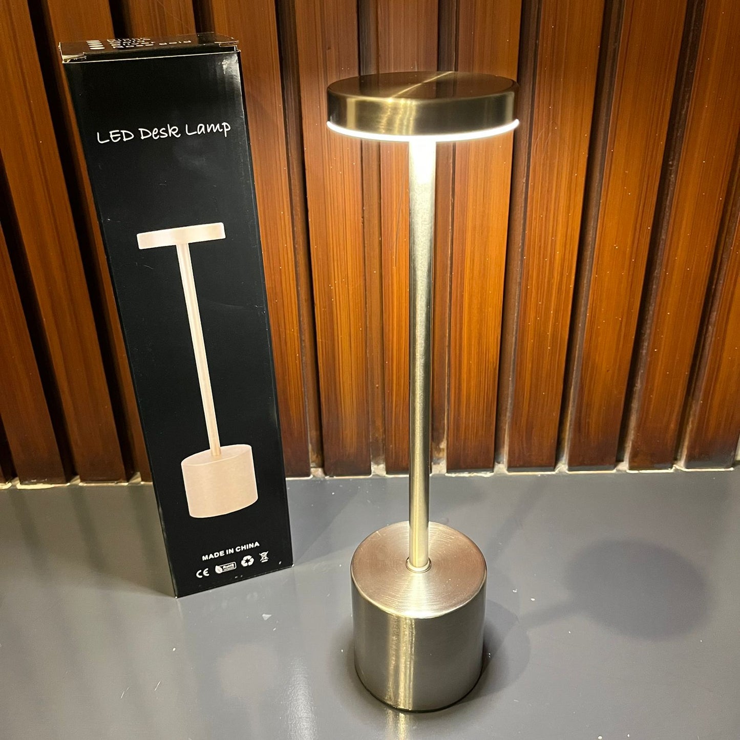 Modern Design Metal Touch LED Table Lamp B/O ( 3 color Light )
