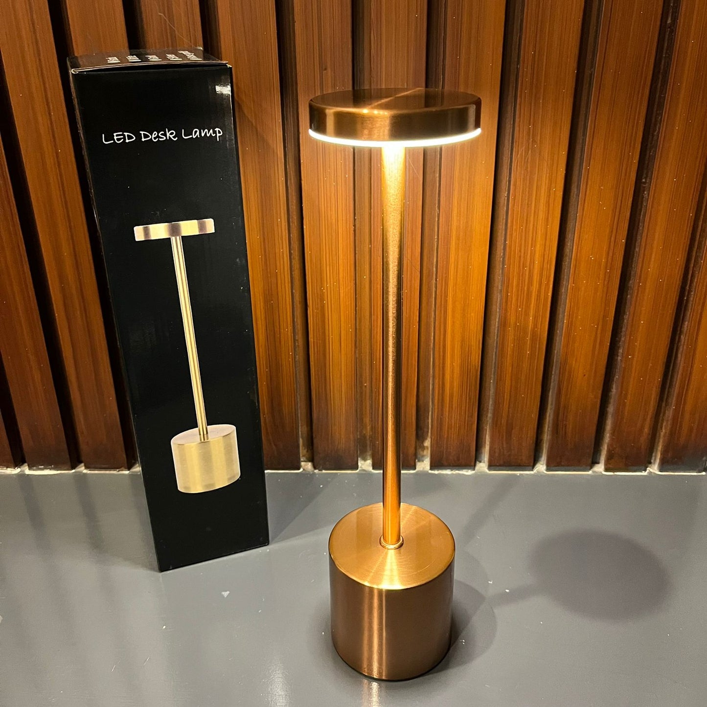 Modern Design Metal Touch LED Table Lamp B/O ( 3 color Light )
