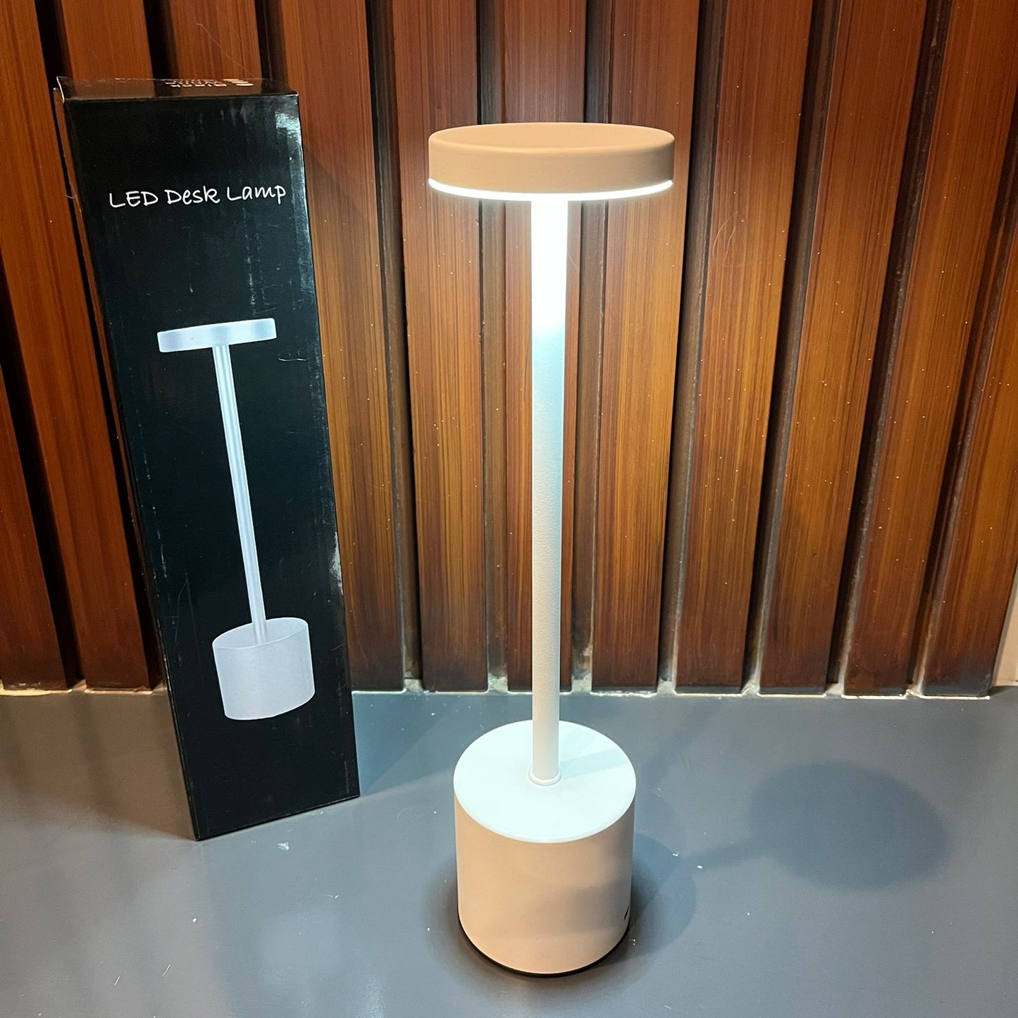 Modern Design Metal Touch LED Table Lamp B/O ( 3 color Light )