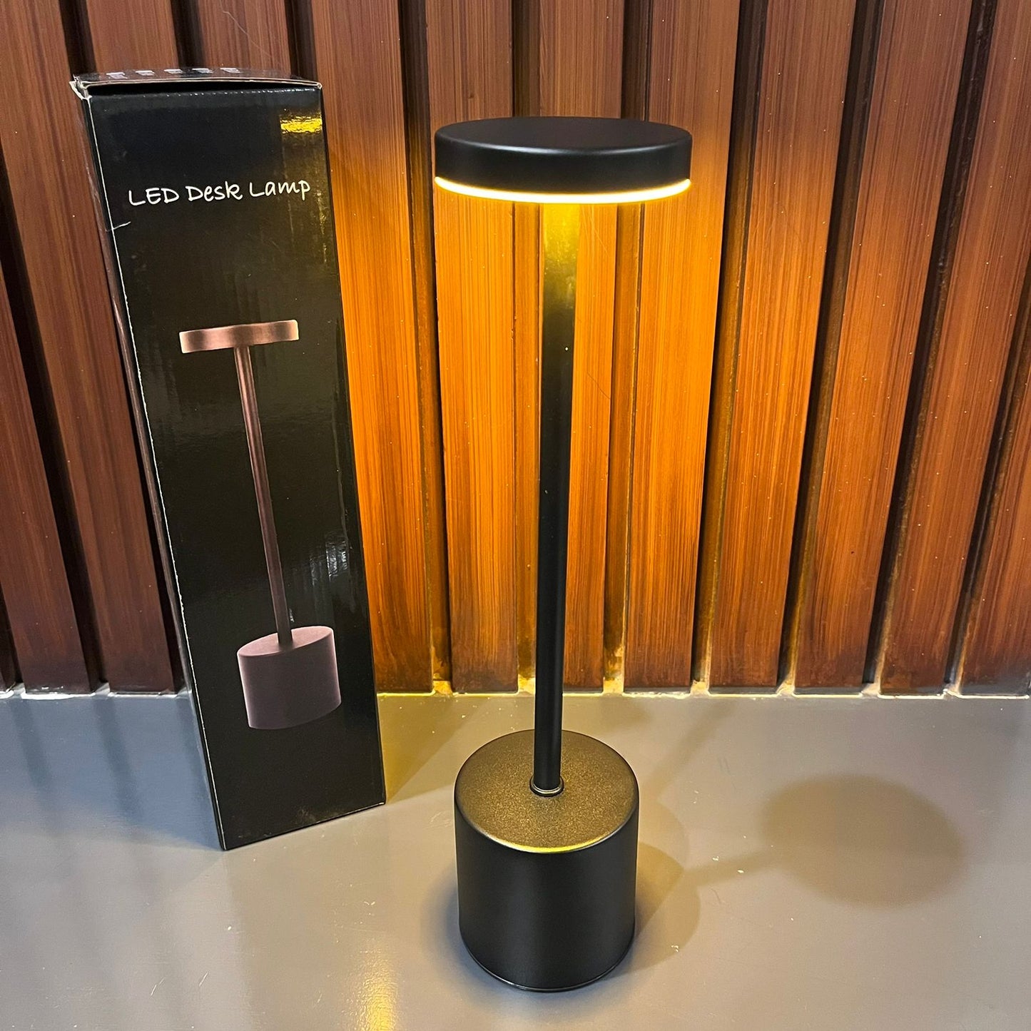Modern Design Metal Touch LED Table Lamp B/O ( 3 color Light )