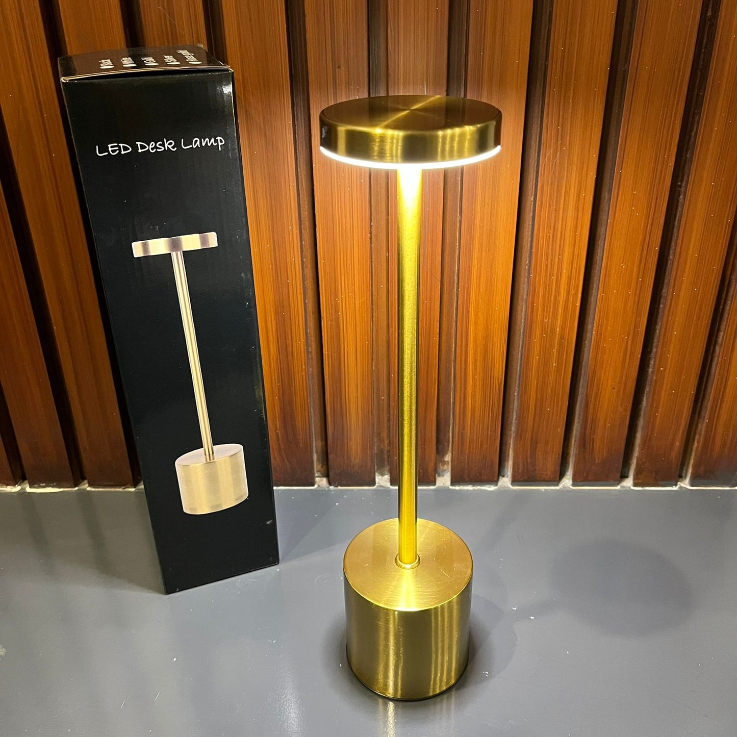 Modern Design Metal Touch LED Table Lamp B/O ( 3 color Light )