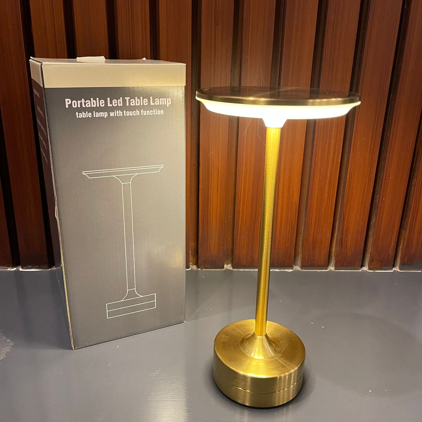 Modern Design Metal Touch LED Table Lamp B/O ( 3 color Light )