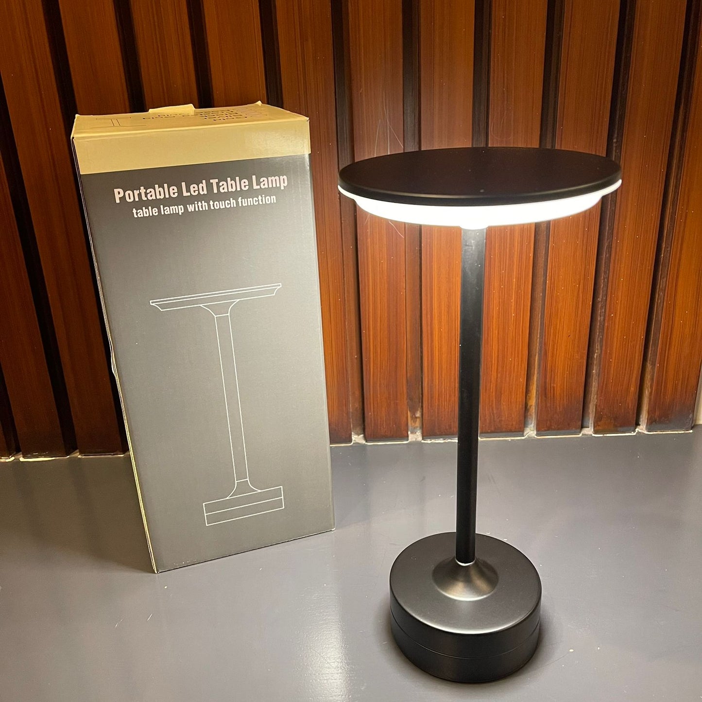 Modern Design Metal Touch LED Table Lamp B/O ( 3 color Light )