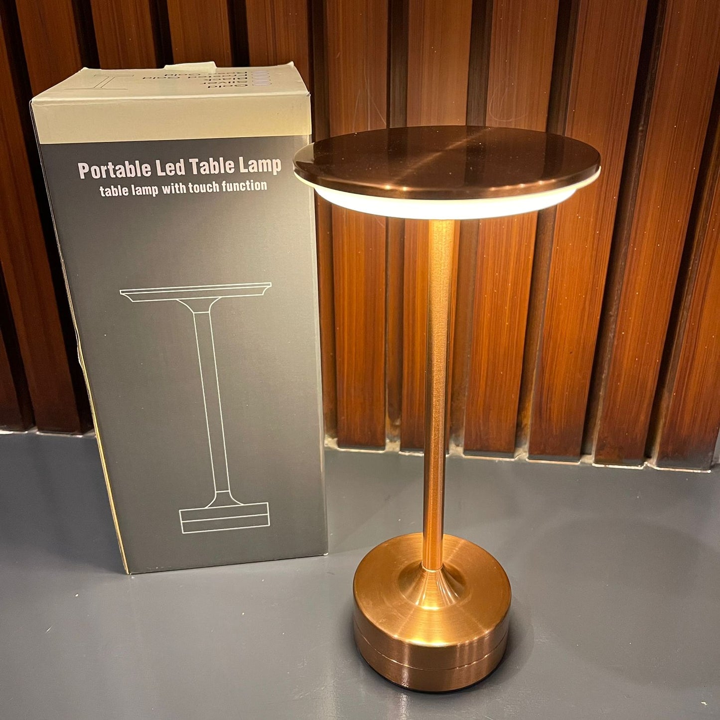 Modern Design Metal Touch LED Table Lamp B/O ( 3 color Light )